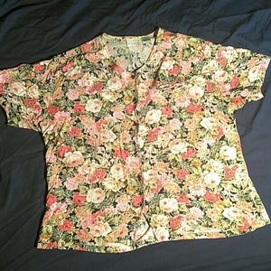 Short Sleeve Blouse size Large